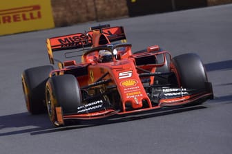 Sebastian Vettel in seinem Ferrari.