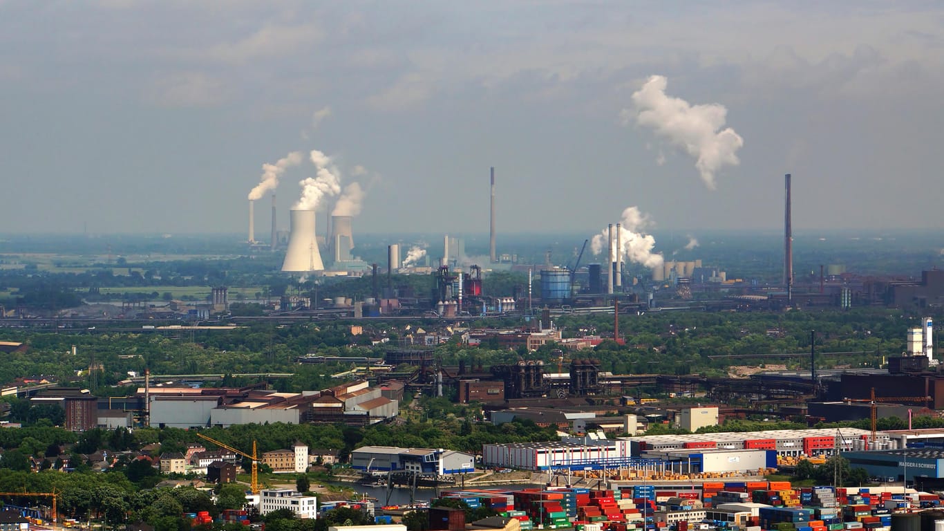 Industrieansiedlung bei Duisburg: Im Westen Deutschlands florieren viele Ballungszentren.