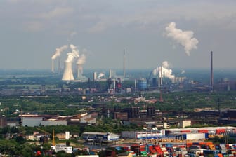 Industrieansiedlung bei Duisburg: Im Westen Deutschlands florieren viele Ballungszentren.