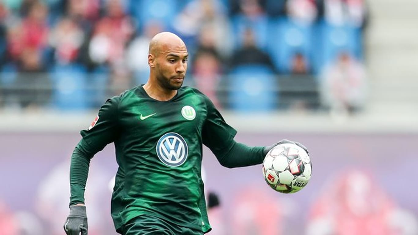 Wolfsburgs Spieler John Anthony Brooks leidet an "Schmerzen im Innenband".