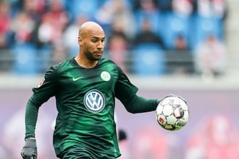 Wolfsburgs Spieler John Anthony Brooks leidet an "Schmerzen im Innenband".