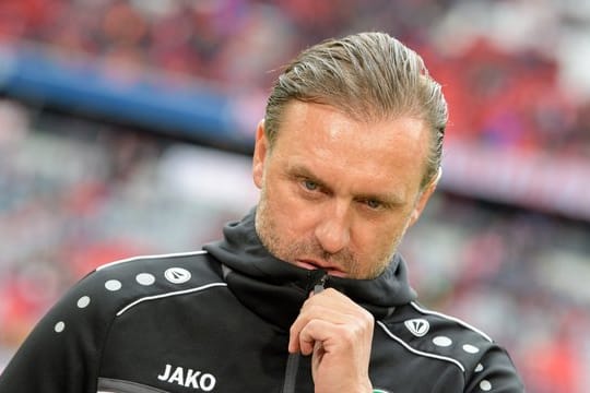 Trainer Thomas Doll braucht mit Hannover 96 für den Klassenverbleib ein Wunder.