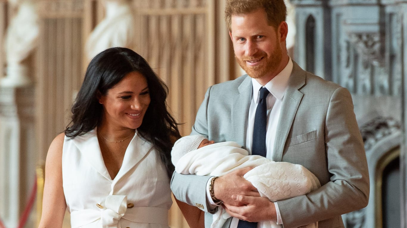 Herzogin Meghan und Prinz Harry mit ihrem Baby Archie: Der Kleine ist gerade überall Thema.