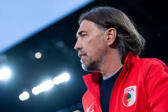 Kann sich eine Rückkehr von Martin Hinteregger vorstellen: Augsburg-Coach Martin Schmidt.
