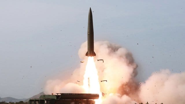 Der Start einer Rakete an der nordkoreanischen Ostküste.