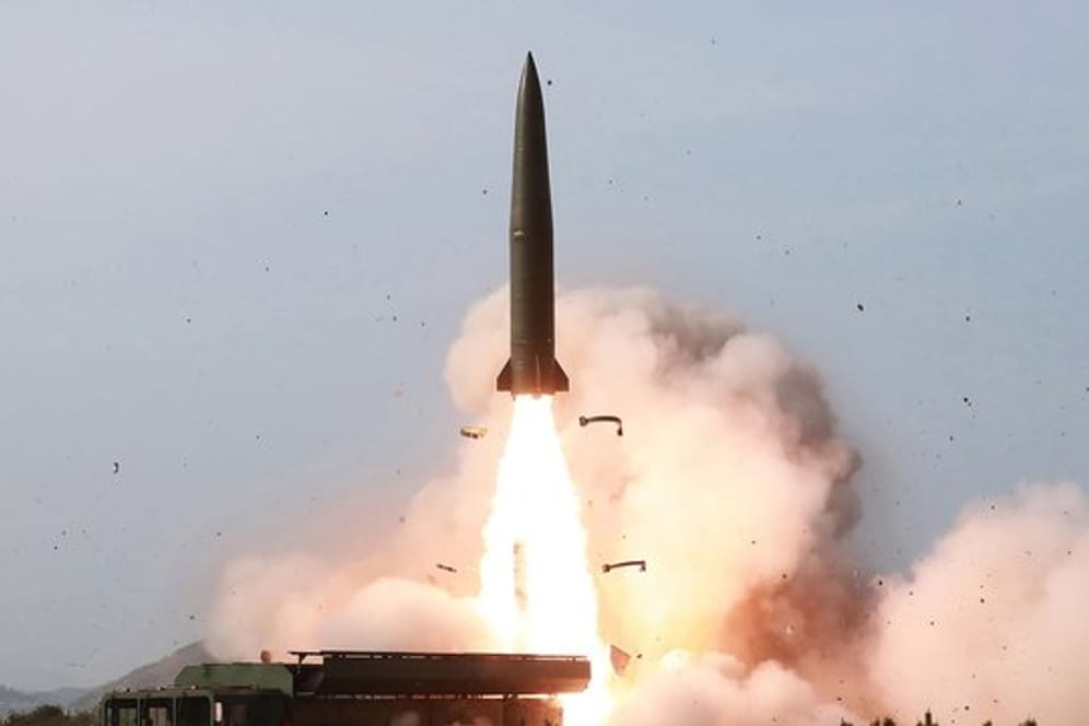 Der Start einer Rakete an der nordkoreanischen Ostküste.