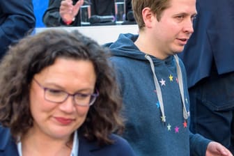 Andrea Nahles und Kevin Kühnert beim Wahlkampf im Saarland: Die SPD hat auch in einer weiteren Umfrage Prozentpunkte eingebüßt.