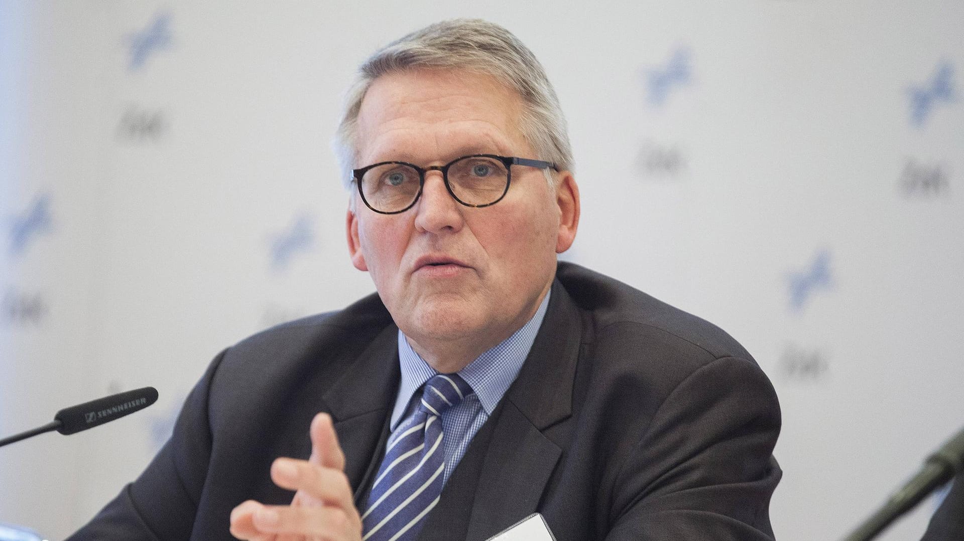 Präsident des Zentralkomitees der deutschen Katholiken, Thomas Sternberg (Archivbild): Das Komitee fordert Konsequenzen aus den zahlreichen Fällen von sexuellem Missbrauch.