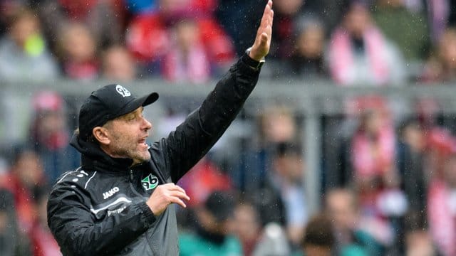 Trainer Thomas Doll braucht mehr als ein Wunder um mit Hannover 96 den Klassenerhalt zu schaffen.