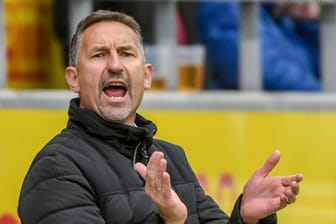 Jahn Regensburgs Trainer Achim Beierlorzer wird als neuer Coach von Aufsteiger FC Köln gehandelt.