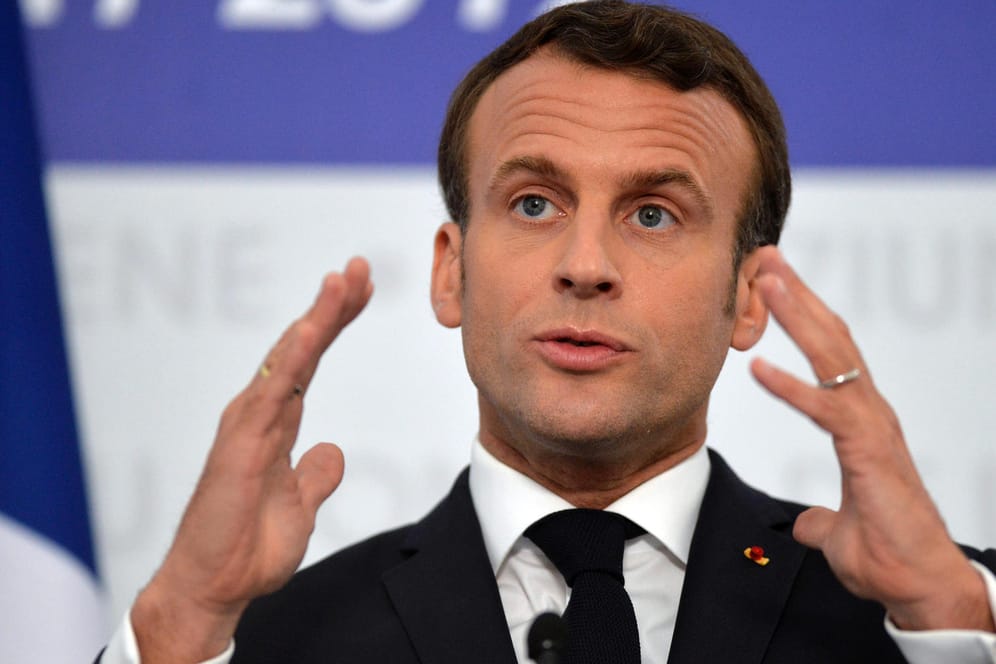 Emmanuel Macron: Der französische Präsident hat seine Beliebtheitswerte halbiert.