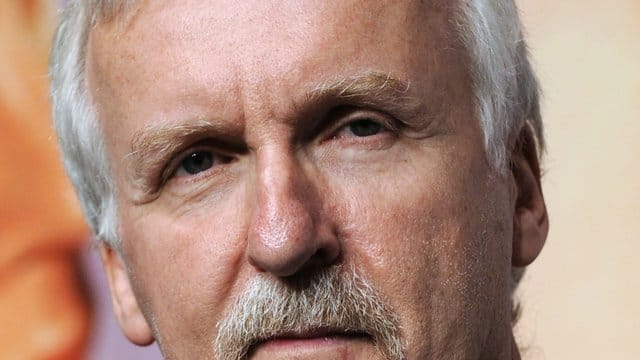 Hollywood-Regisseur James Cameron hat dem "Avengers"-Team gratuliert.