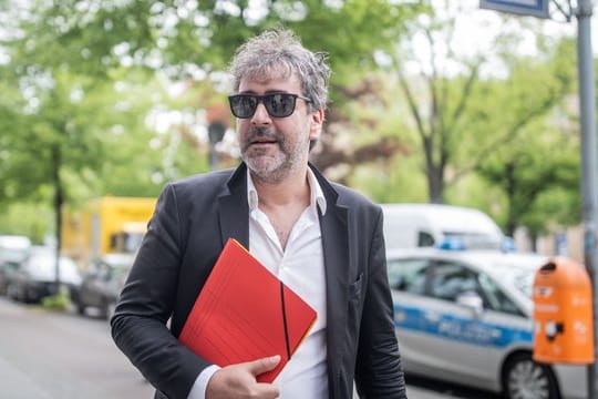 "Welt"-Korrespondent Deniz Yücel macht Erdogan für die Folter, der er ausgesetzt war, verantwortlich.