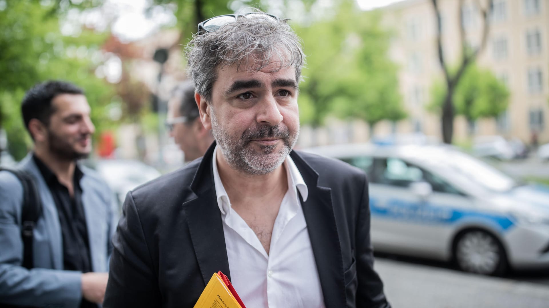 Deniz Yücel: Der Journalist der "Welt" geht zum Amtsgericht Tiergarten.