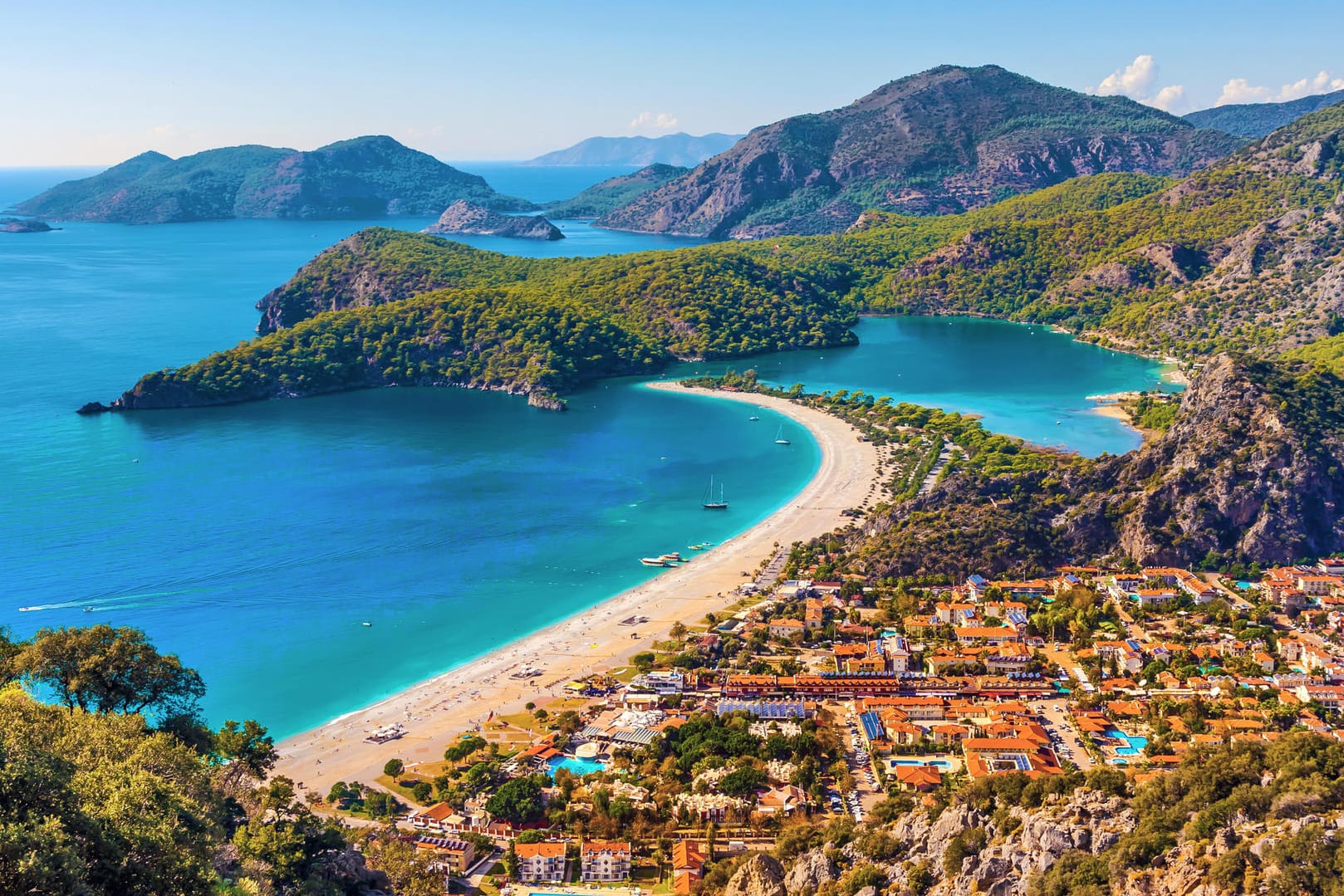 Oludeniz-Lagune in der Türkei: Nach einigen Jahren sinkender Besucherzahlen prognostizieren Experten für den Sommer 2019 wieder mehr Urlauber.