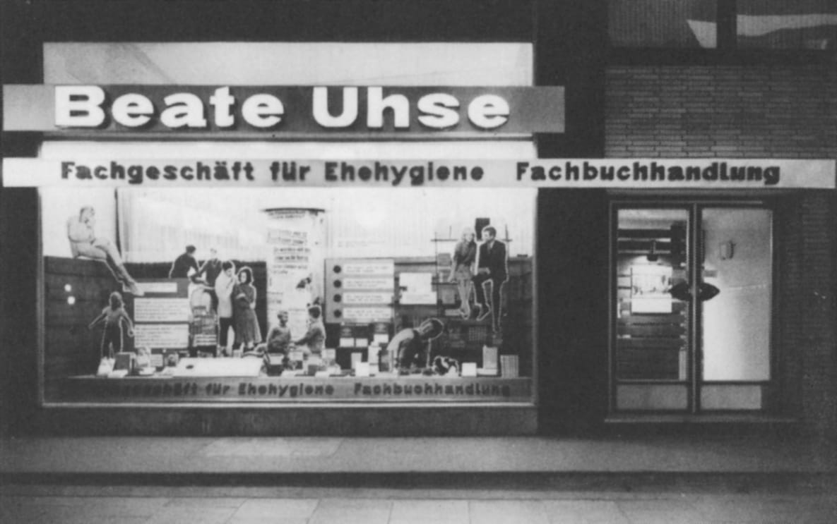 Erotikgeschäft: Der erste Laden, in dem Artikel für die Ehehygiene direkt gekauft werden konnten, wurde in Flensburg eröffnet.