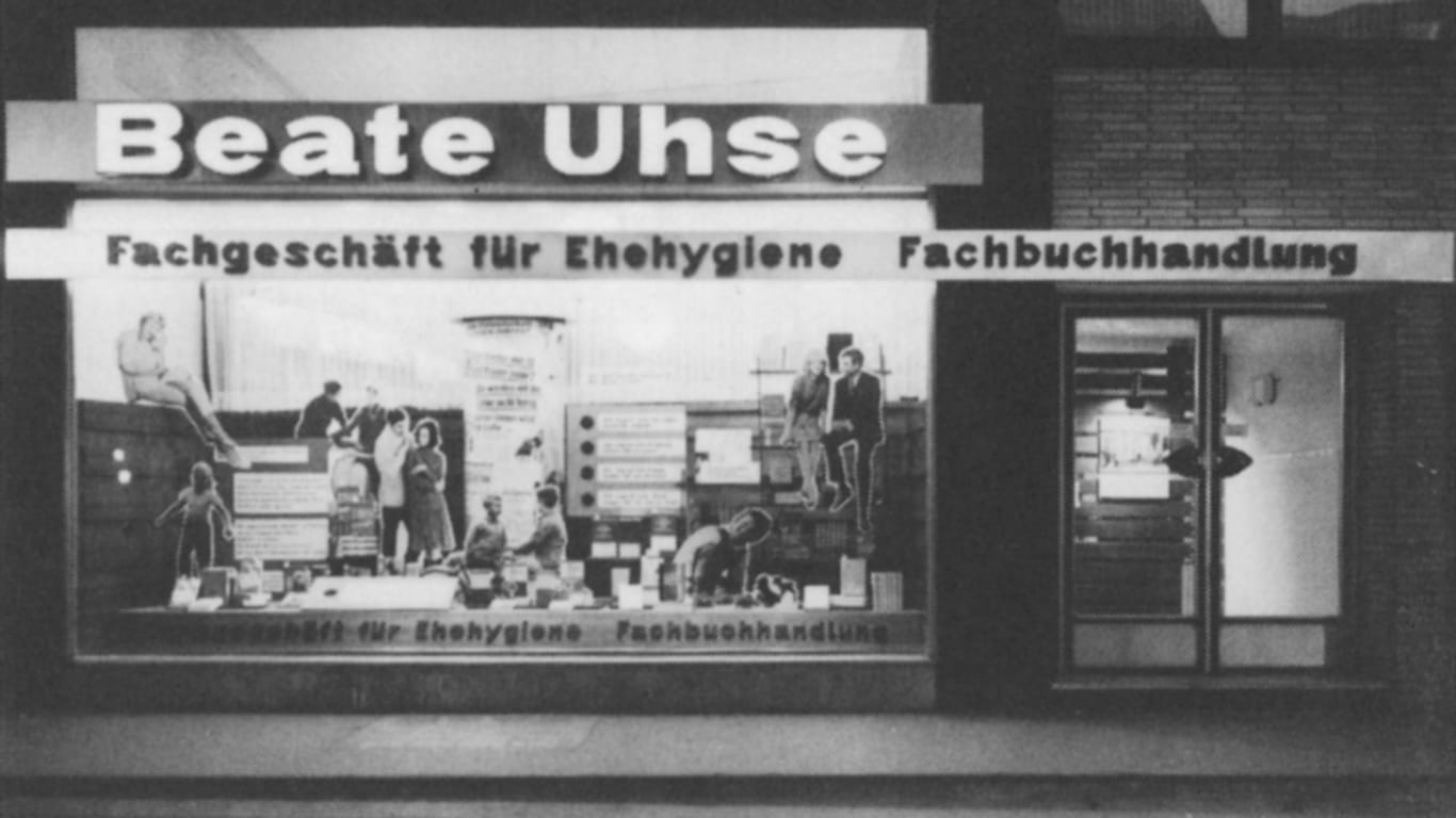 Erotikgeschäft: Der erste Laden, in dem Artikel für die Ehehygiene direkt gekauft werden konnten, wurde in Flensburg eröffnet.