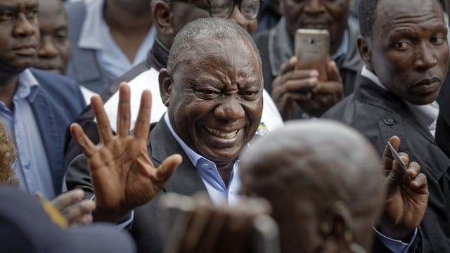 Cyril Ramaphosa scheint eine zweite Amtszeit als Präsident in Südafrika sicher. Cyril Ramaphosa scheint eine zweite Amtszeit als Präsident in Südafrika sicher.