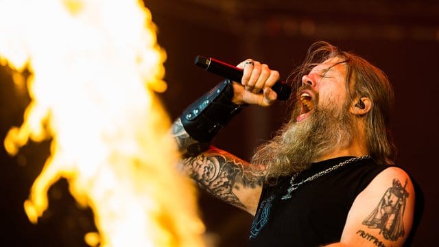 Johan Hegg, Sänger der schwedischen Melodic-Death-Metal-Band "Amon Amarth", beim Wacken Open Air Festival.