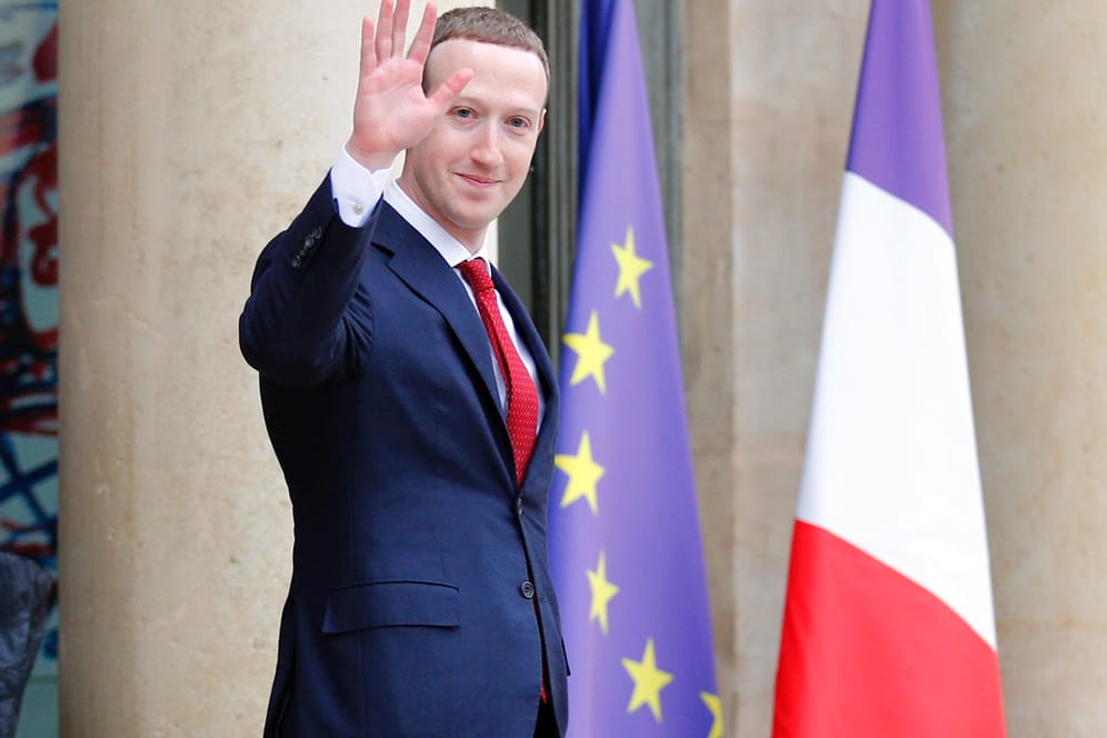 Facebook-Gründer Mark Zuckerberg besucht den Elysée Palast in Paris: Frankreich plant ein Gesetz gegen Hass im Netz.
