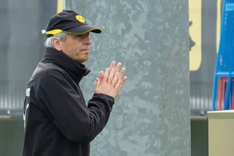 Sorgen über Sorgen: BVB-Trainer Lucien Favre hat es aktuell nicht einfach.