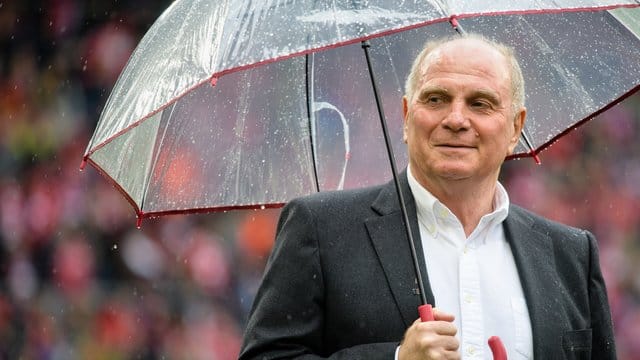 Äußerte sich klar zu den Gerüchten üm Gladbachs Max Eberl: Bayern-Präsident Uli Hoeneß. Äußerte sich klar zu den Gerüchten üm Gladbachs Max Eberl: Bayern-Präsident Uli Hoeneß.