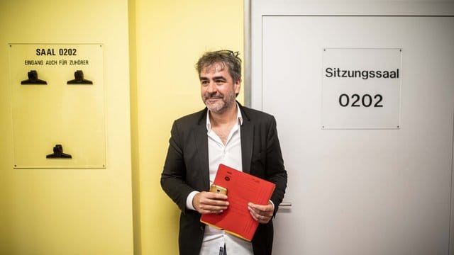"Welt"-Korrespondent Deniz Yücel ist während seiner Haftzeit in der Türkei eigenen Angaben zufolge gefoltert worden. "Welt"-Korrespondent Deniz Yücel ist während seiner Haftzeit in der Türkei eigenen Angaben zufolge gefoltert worden.