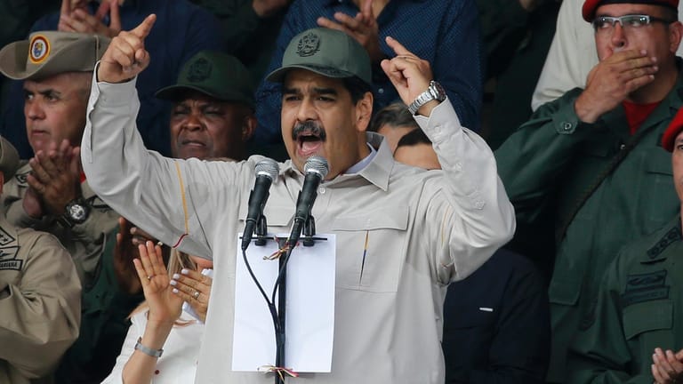 Nicolas Maduro redet vor dem venezolanischen Militär: Die USA wollen den sozialistischen Staatschef zum Rücktritt zwingen.