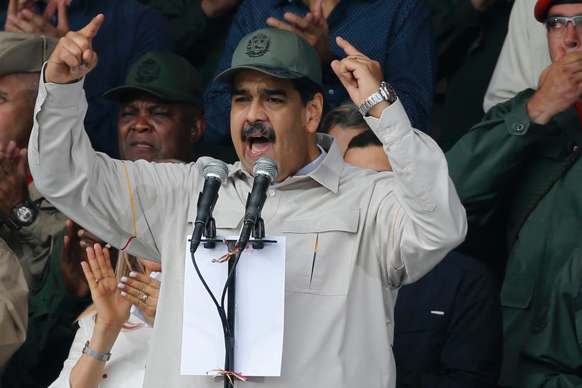 Nicolas Maduro redet vor dem venezolanischen Militär: Die USA wollen den sozialistischen Staatschef zum Rücktritt zwingen.