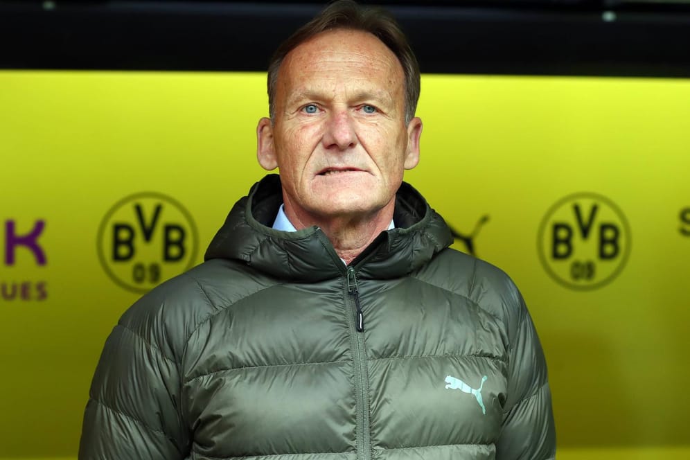 Hans-Joachim Watzke: Der BVB-Geschäftsführer sieht den Druck im Titelrennen beim FC Bayern.