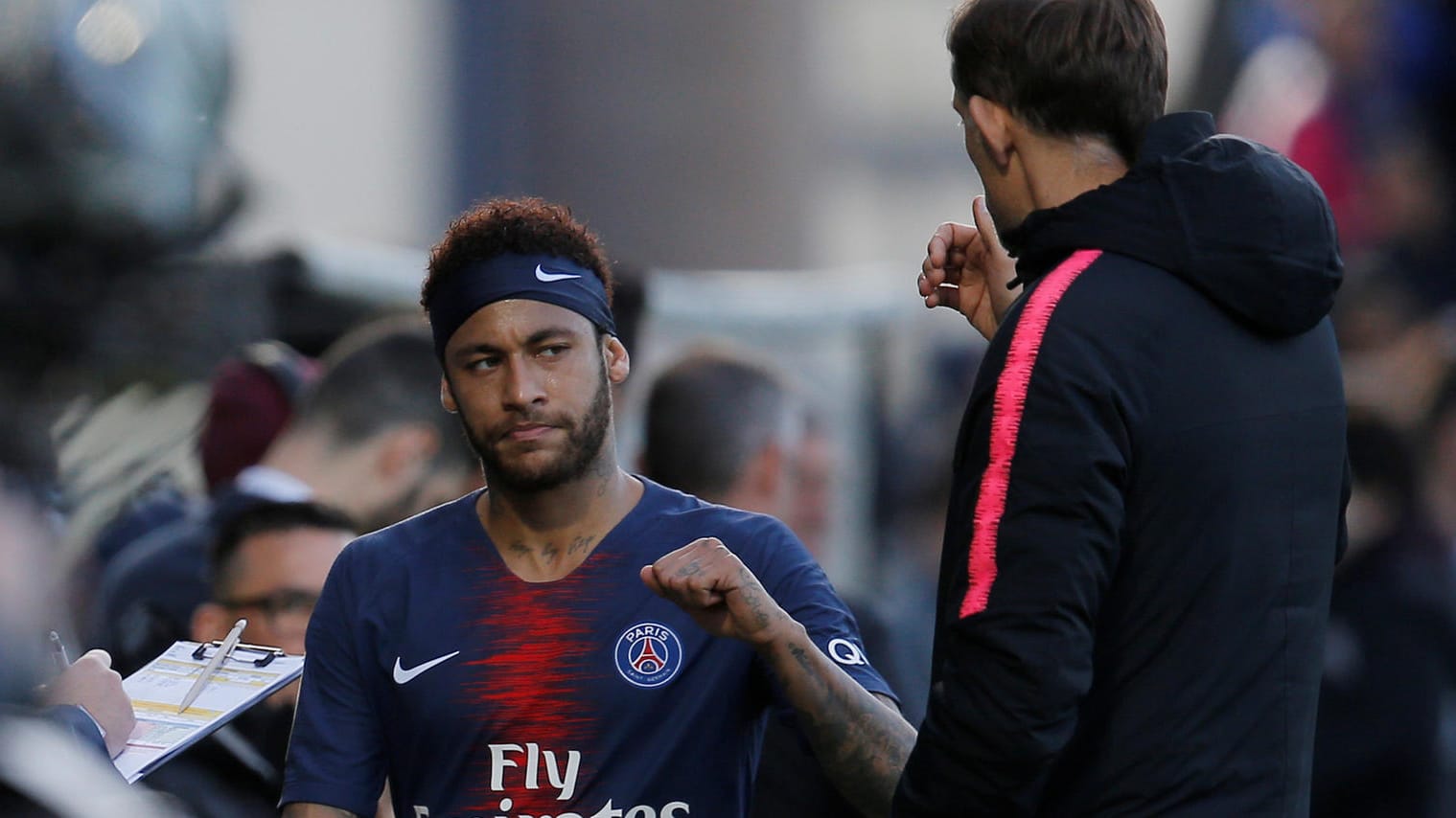 Neymar klatscht mit Trainer Thomas Tuchel ab: Bislang hatten Superstar und Trainer ein gutes Verhältnis.