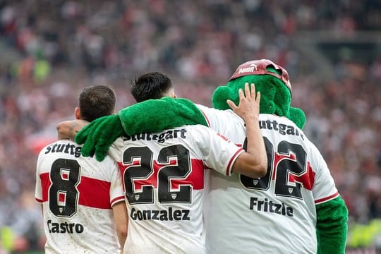 Nach dem Sieg gegen VfL Wolfsburg geht der VfB Stuttgart positiv in die Relegation.