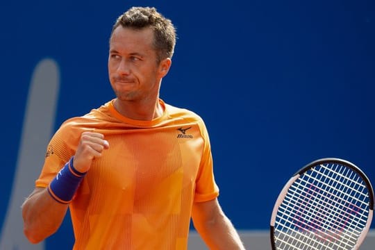 Kohlschreiber setzte sich zum Auftakt in Rom mit 2:1-Sätzen gegen Gilles Simon durch.