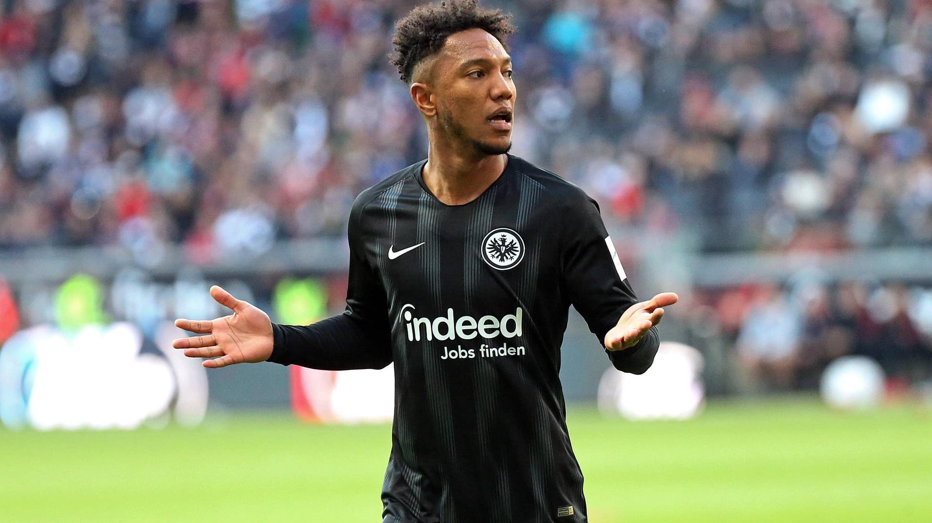 Frankfurts Jonathan de Guzman: Die Eintracht-Profis haben eine bittere Woche hinter sich. Frankfurts Jonathan de Guzman: Die Eintracht-Profis haben eine bittere Woche hinter sich.