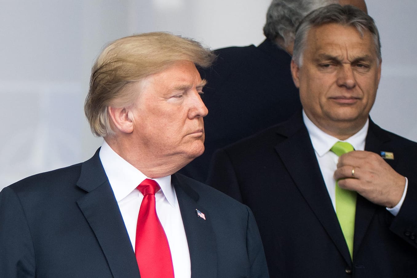 Donald Trump und Viktor Orban bei einem Nato-Gipfel: Der US-Präsident umgarnt den ungarischen Regierungschef.