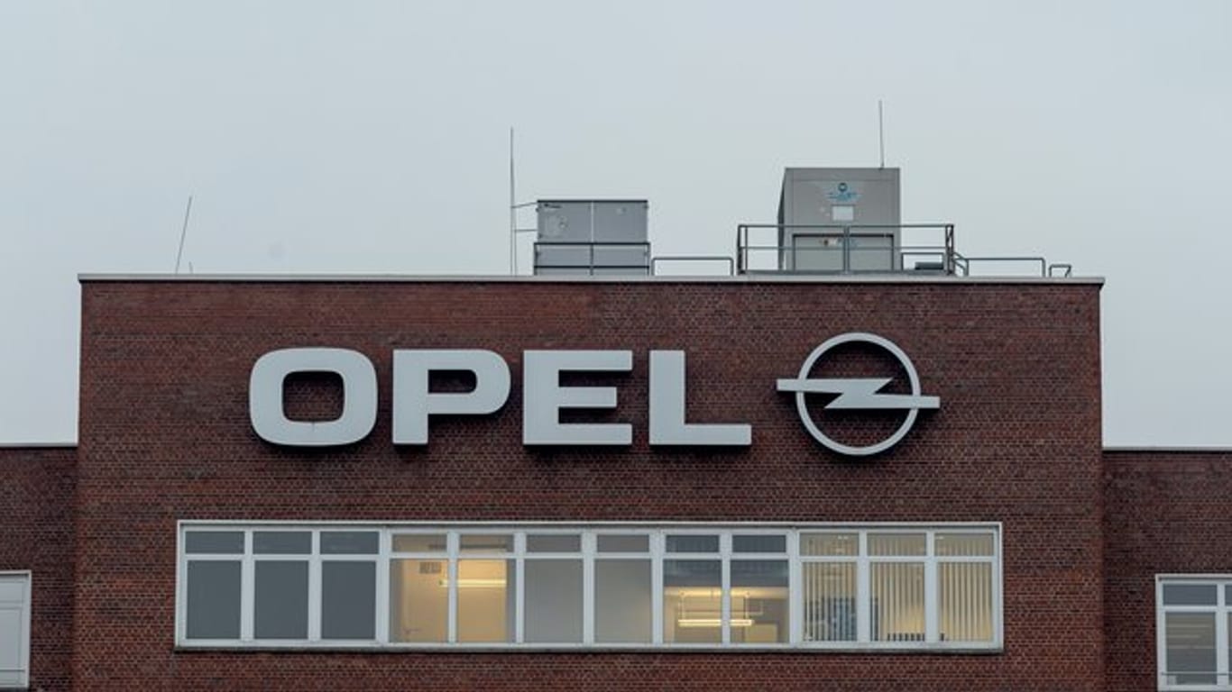 Opel: Der Autobauer ruft Kleinwagen wegen Stickoxid-Problemen zurück.