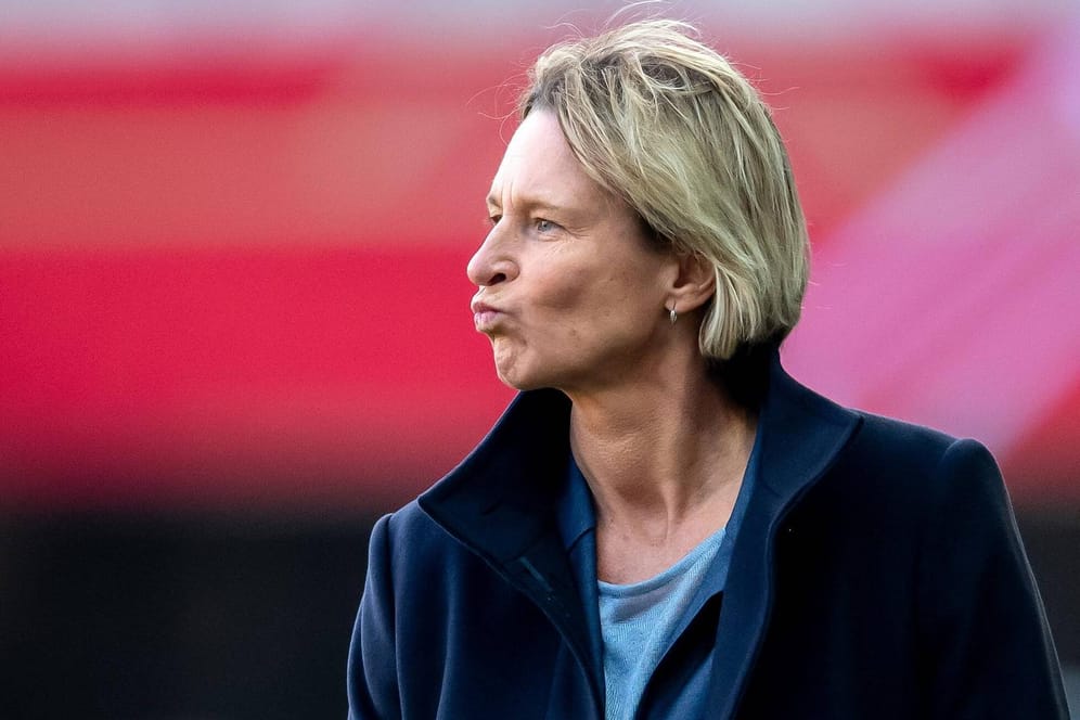 Bundestrainerin Martina Voss-Tecklenburg steht vor ihrem ersten großen Turnier mit den DFB-Frauen.