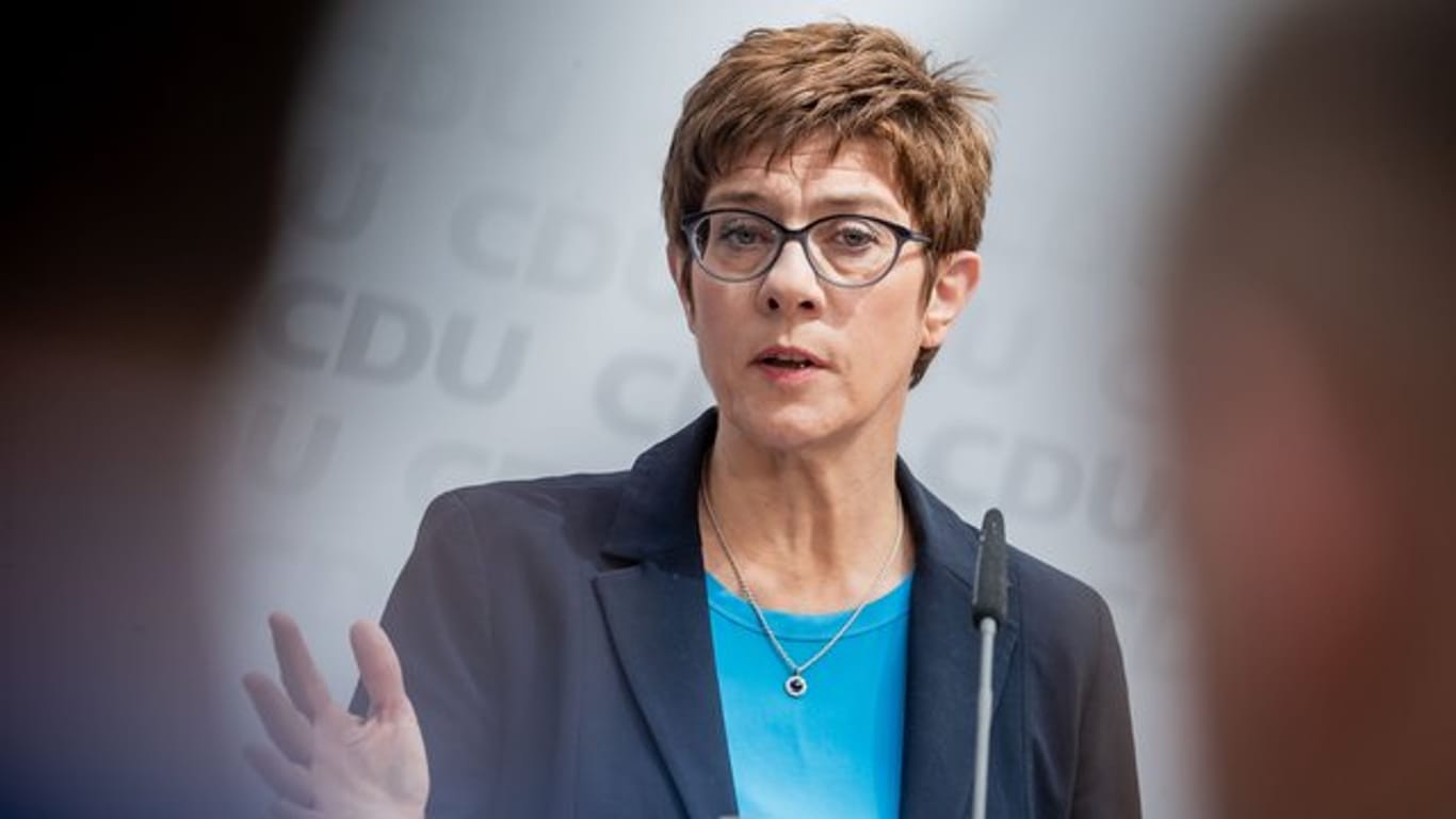 Annegret Kramp-Karrenbauer bei einer Pressekonferenz nach der Sitzung des CDU Bundesvorstands im Konrad-Adenauer-Haus.