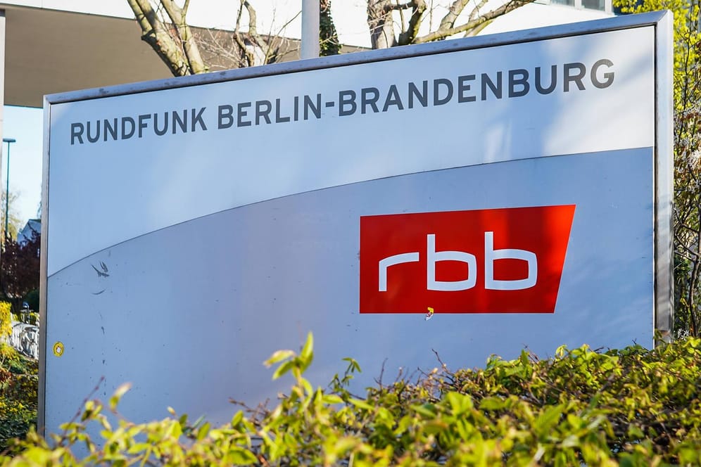 Rundfunk Berlin-Brandenburg (Symbolbild): Im Gegensatz zu anderen Rundfunkanstalten muss der RBB eine Wahlwerbung der rechtsextremen NPD zur Europawahl nicht ausstrahlen.