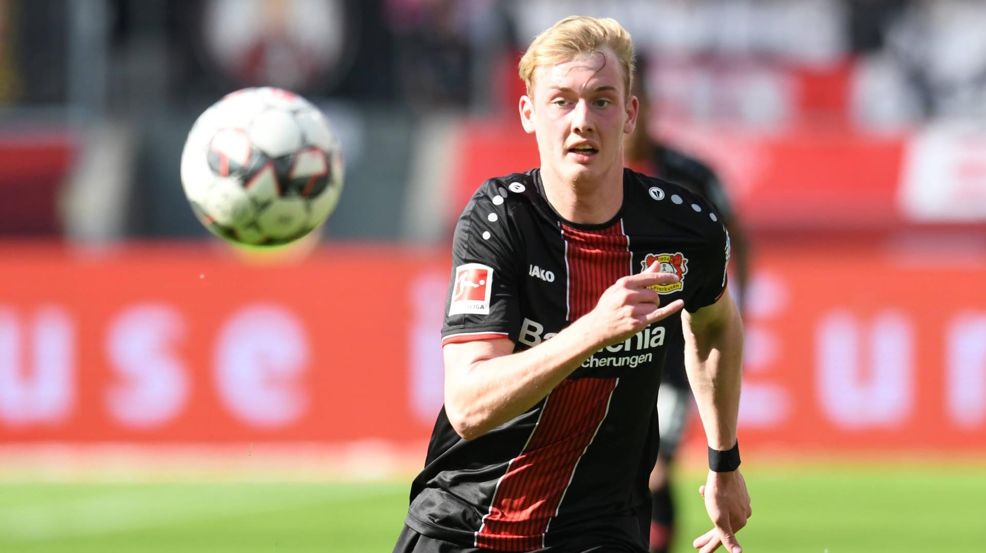 Julian Brandt in Aktion: Leverkusens Nationalspieler lässt seine Zukunft offen.