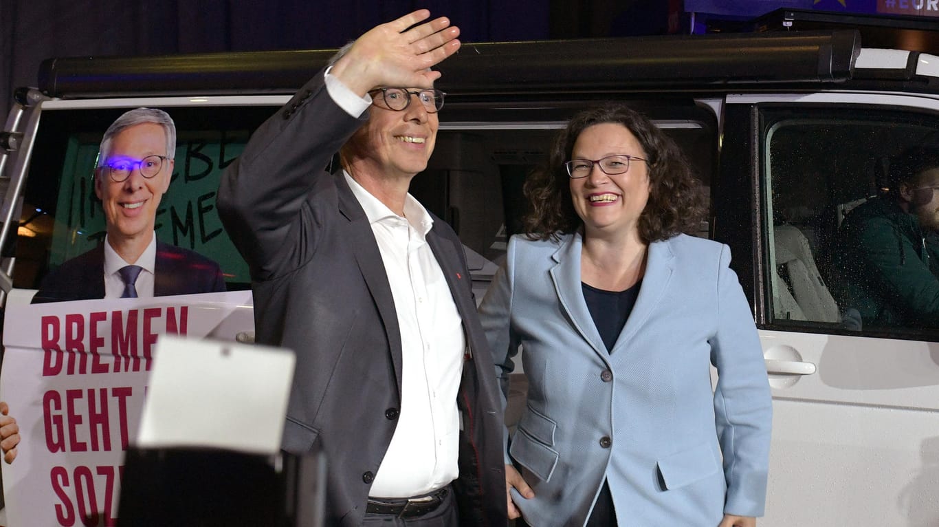 Andrea Nahles und Carsten Sieling kommen mit dem Wahlkampfbulli: Die SPD-Chefin unterstützte den Bremer Bürgermeister beim Auftakt in die heiße Wahlkampfphase.