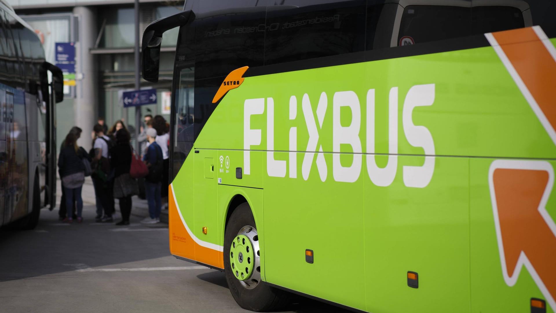 Flixbus: Auf der Fahrt von Barcelona nach Brüssel bekam eine Frau ihr Baby. (Symbolbild)