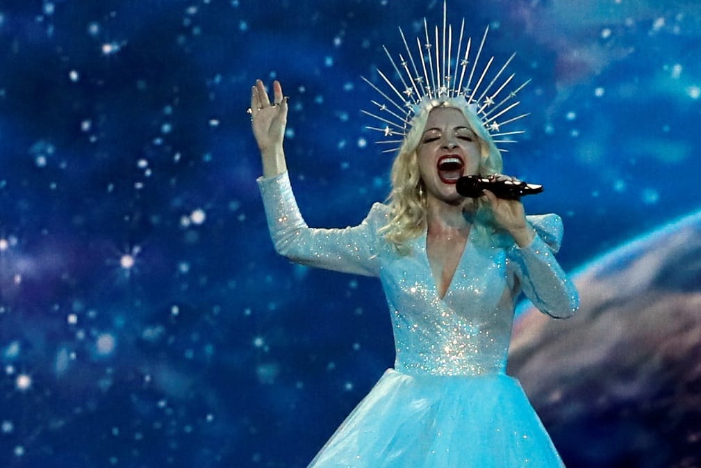 Australien: Kate Miller-Heidke begeisterte im ersten Halbfinale mit einer spektakulären Bühnenshow.