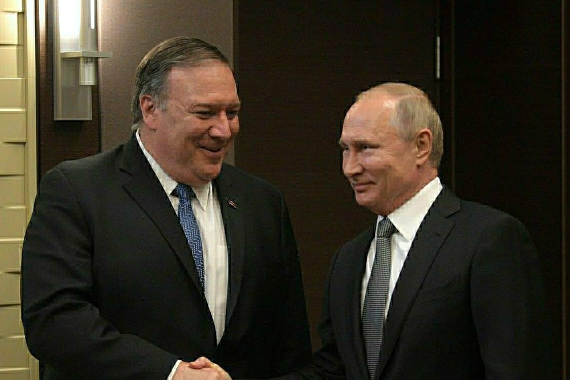 Mike Pompeo trifft Wladimir Putin.