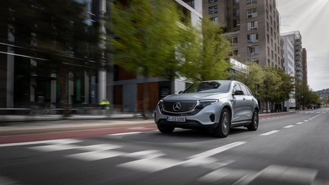 Mercedes EQC: Mercedes liefert seinen elektrischen Geländewagen voraussichtlich ab Ende des Jahres aus.