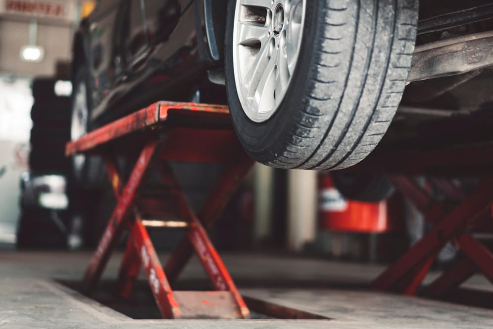 Autoreparatur und Wartung: Im Schnitt kosten sie uns rund 440 Euro pro Jahr.
