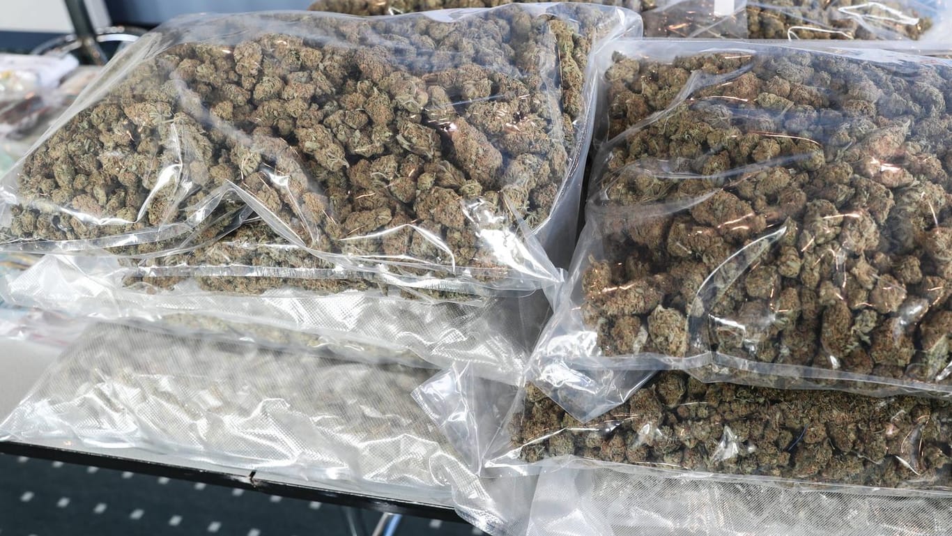 28 Kilogramm Marihuana hat die Polizei bei dem 38 Jährigen aus Hagen-Haspe gefunden. (Symbolfoto)