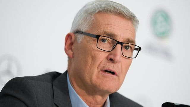 Lutz Michael Fröhlich ist der Sportliche Leiter der Elite-Schiedsrichter beim DFB.