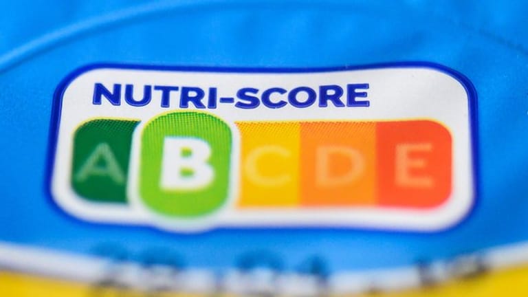 Nutri-Score: Die Verbraucherorganisation Foodwatch fordert eine rasche Entscheidung für ein neues farbliches Nährwert-Logo für Fertigprodukte.