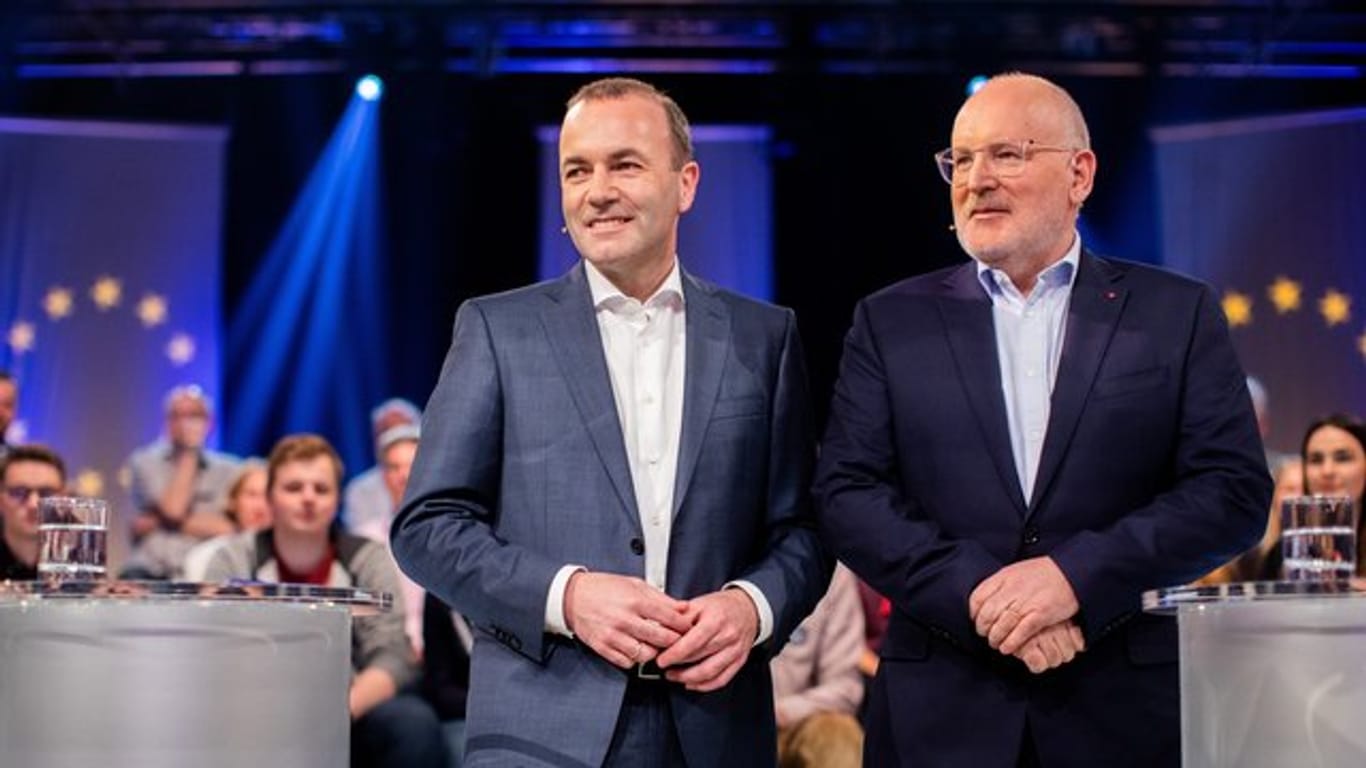 Manfred Weber (l, EVP) und Frans Timmermans (SPE), die Spitzenkandidaten für die Europawahl.
